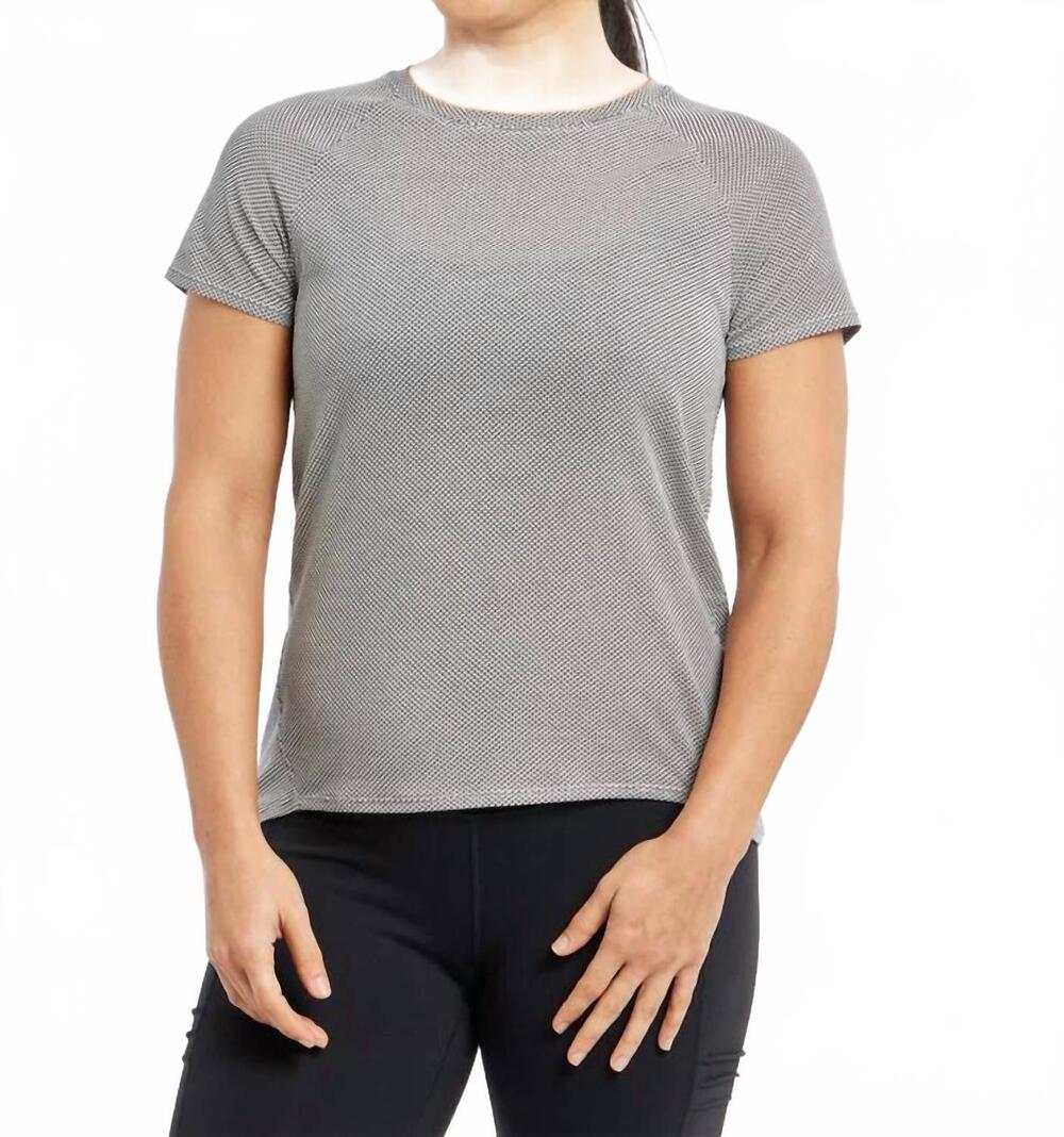 NEW OISELLE flyout short sleeve top in black/white